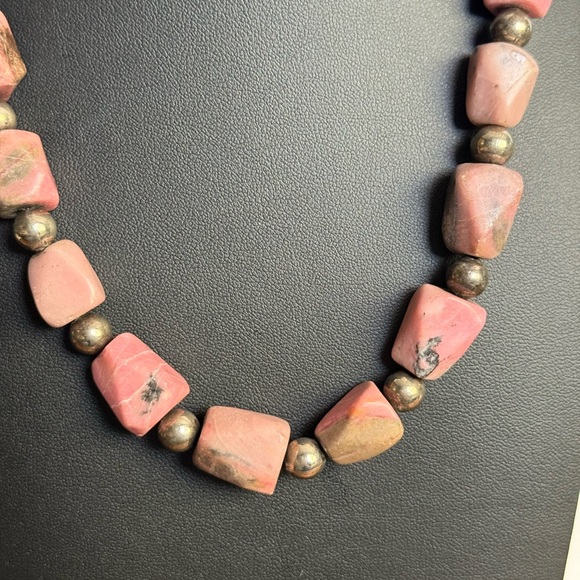 Bold Chunky Rhodonite and Silver Tone Beads Necklace - Picture 7 of 12